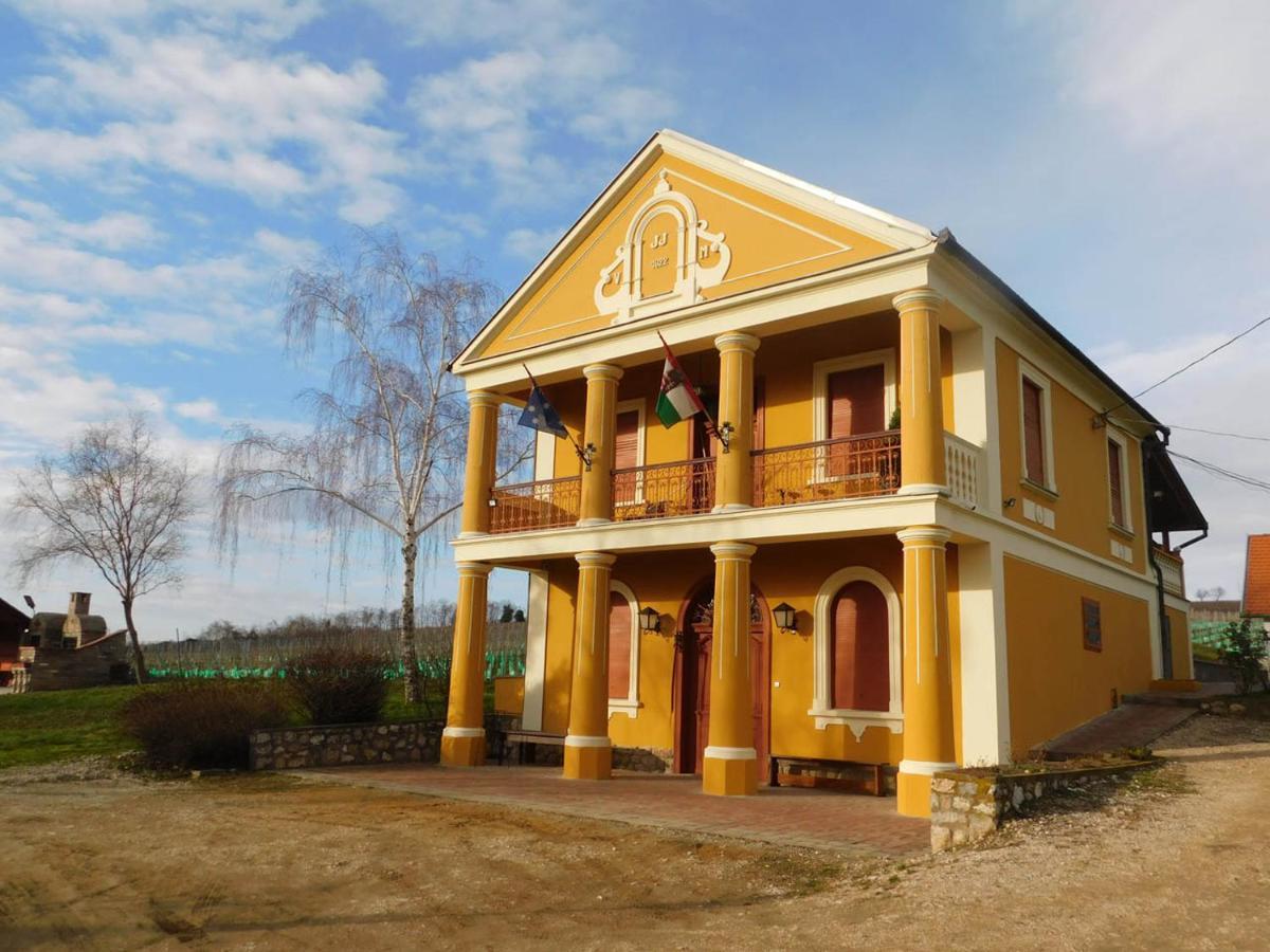 Apartament Joe Bacsi Rezidenciaja Kisharsány Zewnętrze zdjęcie