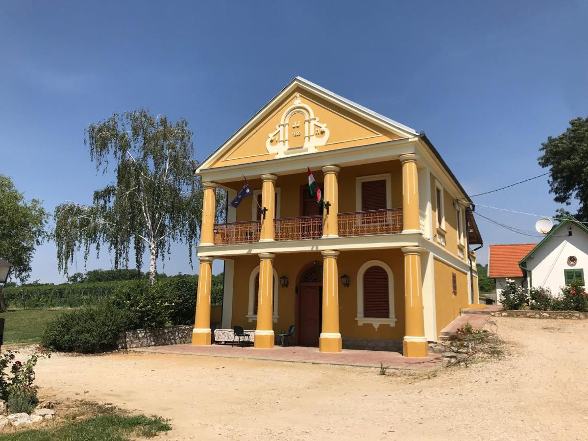 Apartament Joe Bacsi Rezidenciaja Kisharsány Zewnętrze zdjęcie