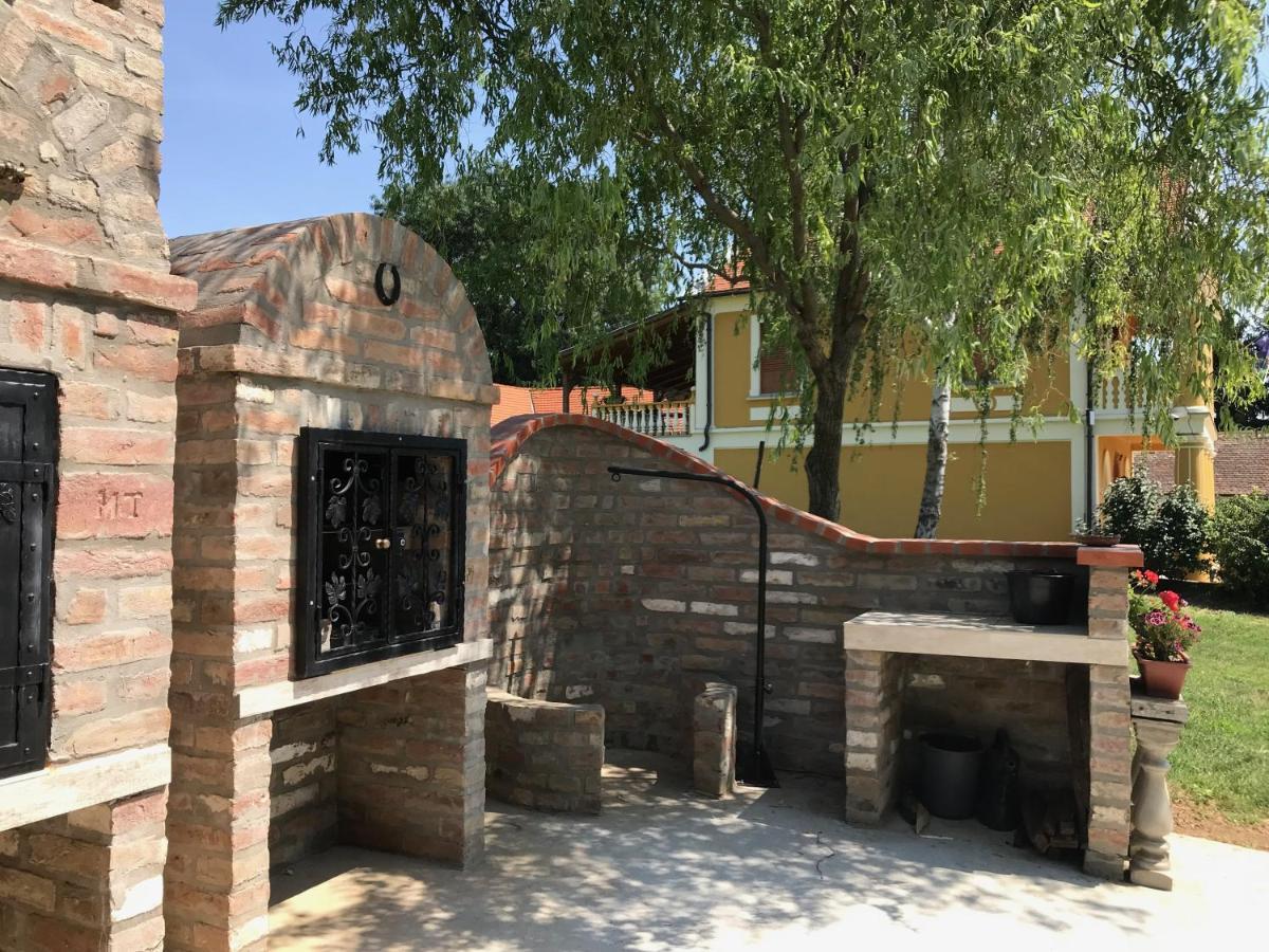 Apartament Joe Bacsi Rezidenciaja Kisharsány Zewnętrze zdjęcie